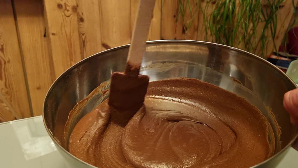 Transformation artisanale du lupin en pâte à tartiner, atelier Ferme Chautems